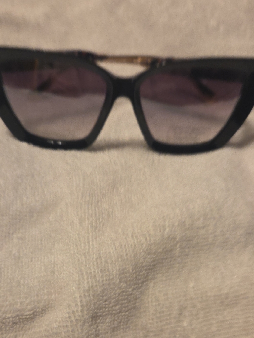 Jessica Simpson Black Oversized Square Sunglasses with Gradient Lenses #2 - Picture 4 of 4